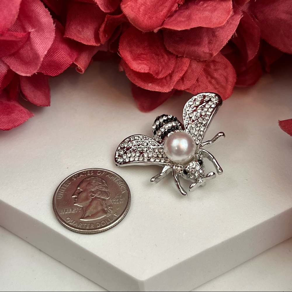 Silver Crystal Bumblebee Pearl Brooch Lapel Pin - Picture 13 of 16
